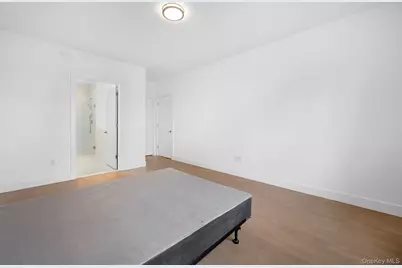 401 Breton Way, Glen Cove, NY 11542 - Photo 23