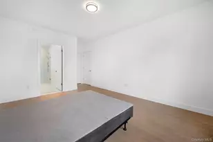 401 Breton Wy, Glen Cove, NY 11542 - Photo 23