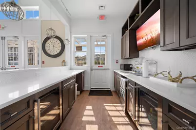 401 Breton Way, Glen Cove, NY 11542 - Photo 39