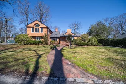 143 Round Hill Road, Roslyn Heights, NY 11577 - Photo 3