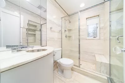 143 Round Hill Road, Roslyn Heights, NY 11577 - Photo 15