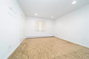 143 Round Hill Rd, Roslyn Heights, NY 11577 - Photo 17