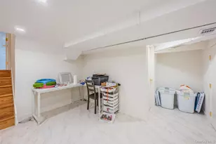 23 Geoffrey Ln, Hewlett, NY 11557 - Photo 37