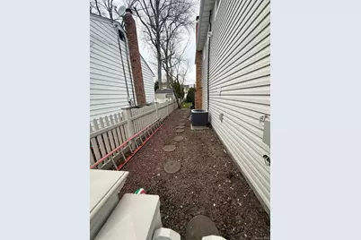 23 Geoffrey Lane, Hewlett, NY 11557 - Photo 3