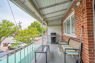 264 Throgs Neck Blvd, Bronx, NY 10465 - Photo 11