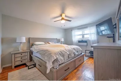 264 Throgs Neck Boulevard, Bronx, NY 10465 - Photo 17