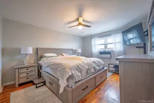 264 Throgs Neck Blvd, Bronx, NY 10465 - Photo 17