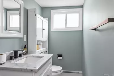 35 Lee Avenue, Babylon, NY 11702 - Photo 15