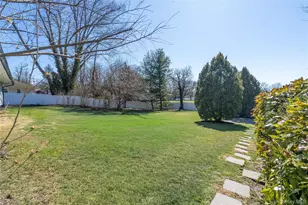 6 Edcris Ln, Huntington, NY 11743 - Photo 39