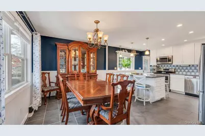 175 Shelby Avenue, Holbrook, NY 11741 - Photo 5