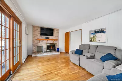 175 Shelby Avenue, Holbrook, NY 11741 - Photo 9