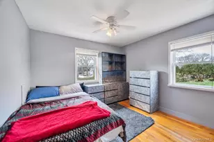 175 Shelby Ave, Holbrook, NY 11741 - Photo 13