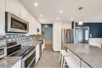 175 Shelby Avenue, Holbrook, NY 11741 - Photo 7