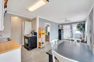 175 Shelby Ave, Holbrook, NY 11741 - Photo 15