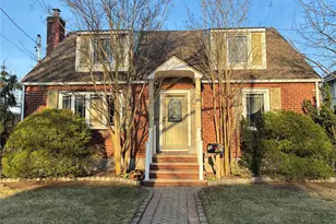 3 Chestnut Ave, Floral Park, NY 11001 - Photo 1