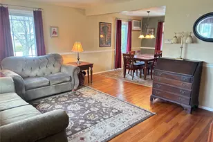 3 Chestnut Ave, Floral Park, NY 11001 - Photo 3