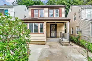 3 Walnut Pl, Great Neck, NY 11021 - Photo 1