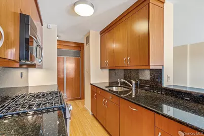 17-85 215th Street #8G, Bayside, NY 11360 - Photo 11