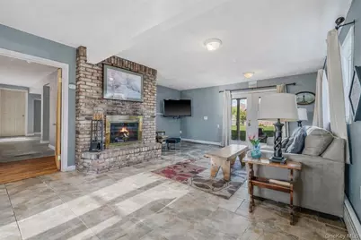 146 Awixa Avenue, Bay Shore, NY 11706 - Photo 29