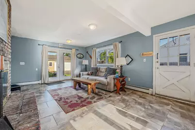 146 Awixa Avenue, Bay Shore, NY 11706 - Photo 27