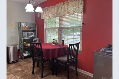 4 Fox Path, Coram, NY 11727 - Photo 9