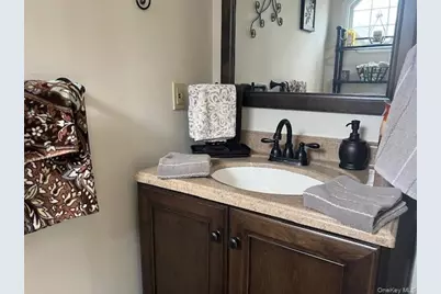 4 Fox Path, Coram, NY 11727 - Photo 7