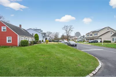 306 Curtis Avenue, Carle Place, NY 11514 - Photo 9