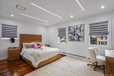 80 Knolls Drive N, Manhasset Hills, NY 11040 - Photo 15