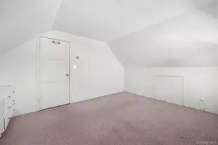 60 Flamingo Rd, Levittown, NY 11756 - Photo 31