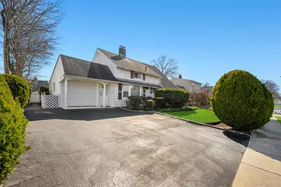 60 Flamingo Road, Levittown, NY 11756 - Photo 3