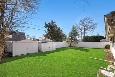 60 Flamingo Road, Levittown, NY 11756 - Photo 43