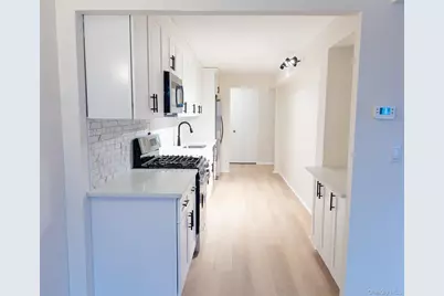 100 Clinton Avenue #2E, Mineola, NY 11504 - Photo 7