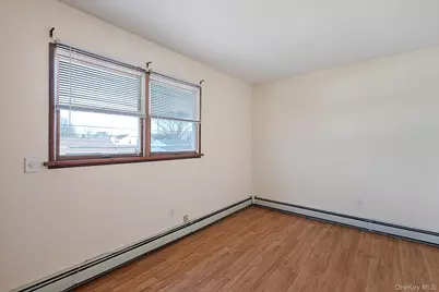 230 Yoakum Avenue, Farmingdale, NY 11735 - Photo 11