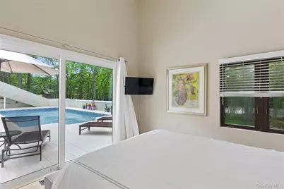 18 Quail Run, Hampton Bays, NY 11946 - Photo 29