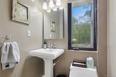 18 Quail Run, Hampton Bays, NY 11946 - Photo 43