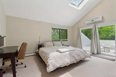 18 Quail Run, Hampton Bays, NY 11946 - Photo 33