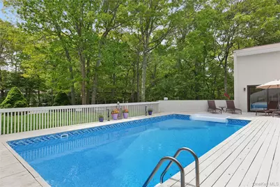 18 Quail Run, Hampton Bays, NY 11946 - Photo 9