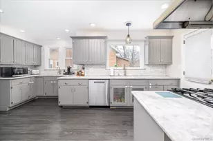 18 Phipps Ave, East Rockaway, NY 11518 - Photo 13