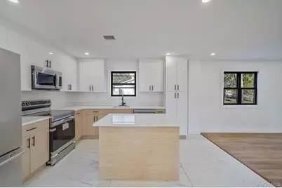 426 Lucerne Avenue, Shirley, NY 11967 - Photo 15