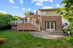 1055 Lawrence Ct, Woodmere, NY 11581 - Photo 33