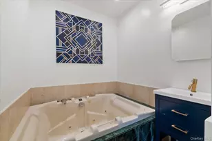 1055 Lawrence Ct, Woodmere, NY 11581 - Photo 25