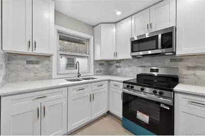 24930 147th Road, Rosedale, NY 11422 - Photo 17