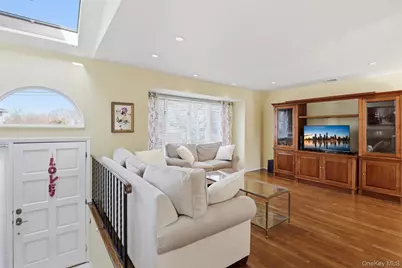 15 5th Place, Syosset, NY 11791 - Photo 3