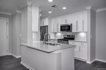 1 Charles Pond Drive #5-531, Coram, NY 11727 - Photo 5