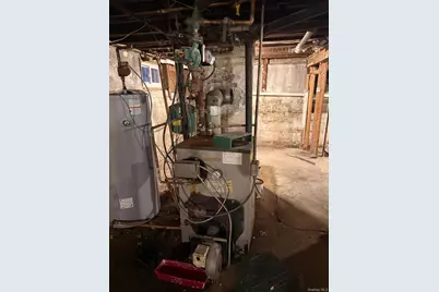 159 Stewart Avenue, Hempstead, NY 11550 - Photo 3