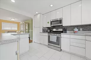 3671 Bayview St, Seaford, NY 11783 - Photo 13