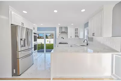 253 Meyer Avenue, Valley Stream, NY 11580 - Photo 9