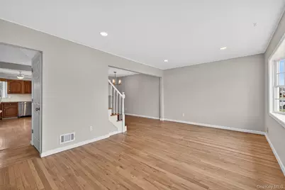 4072 Maywood Drive, Seaford, NY 11783 - Photo 5