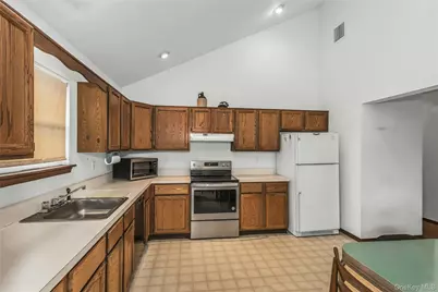 82 Donna Drive, Calverton, NY 11933 - Photo 11