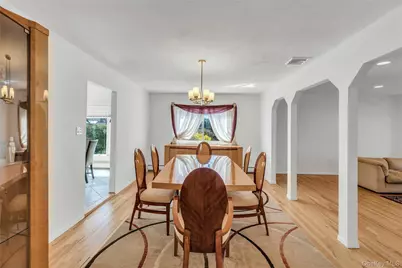 132 Washington Avenue, Plainview, NY 11803 - Photo 9